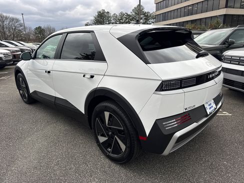 New 2025 Hyundai Ioniq 5 SE image 6