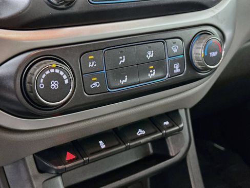 Used 2016 Chevrolet Colorado LT w/ LT Convenience Package AWD/4WD image 17