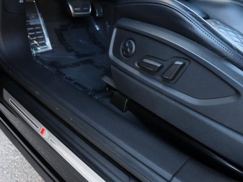 Used 2020 Audi SQ5 Premium Plus image 17