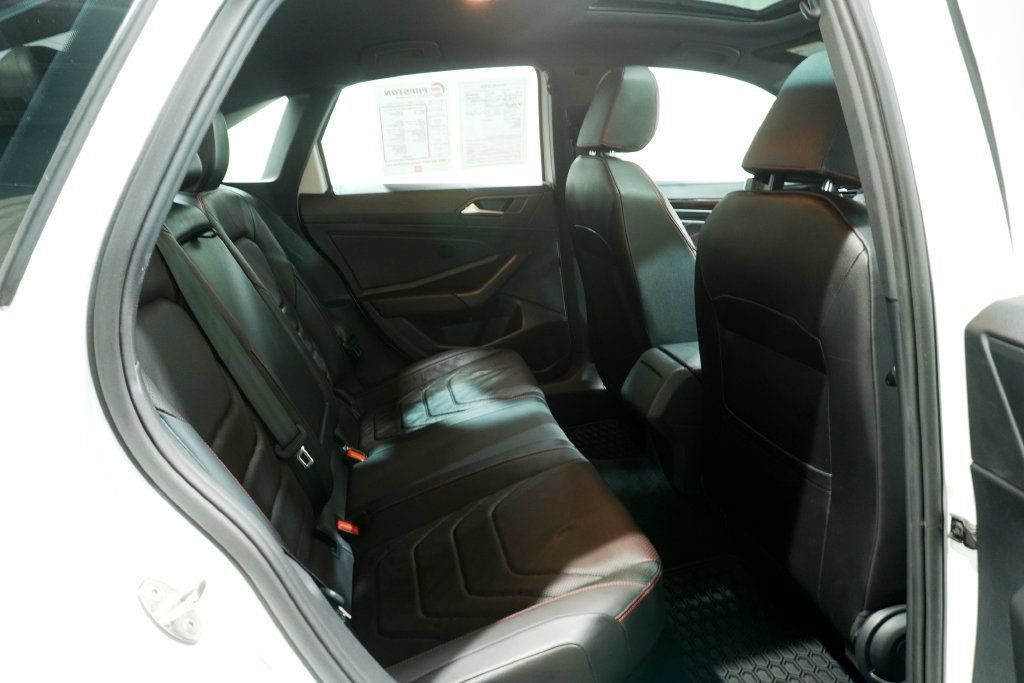 Used 2022 Volkswagen Jetta GLI Autobahn FWD image 13