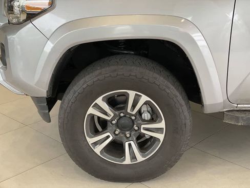 Certified 2019 Toyota Tacoma TRD Sport AWD/4WD image 13