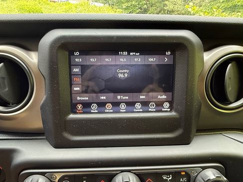 Used 2021 Jeep Gladiator Sport AWD/4WD image 20