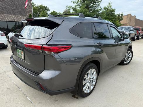 Used 2020 Toyota Highlander Limited AWD/4WD image 4