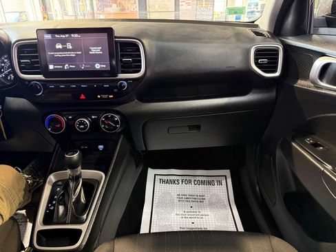 Used 2021 Hyundai Venue SE FWD image 20