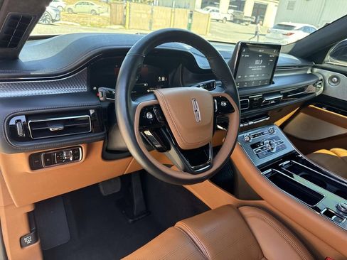 Certified 2024 Lincoln Aviator Black Label image 35