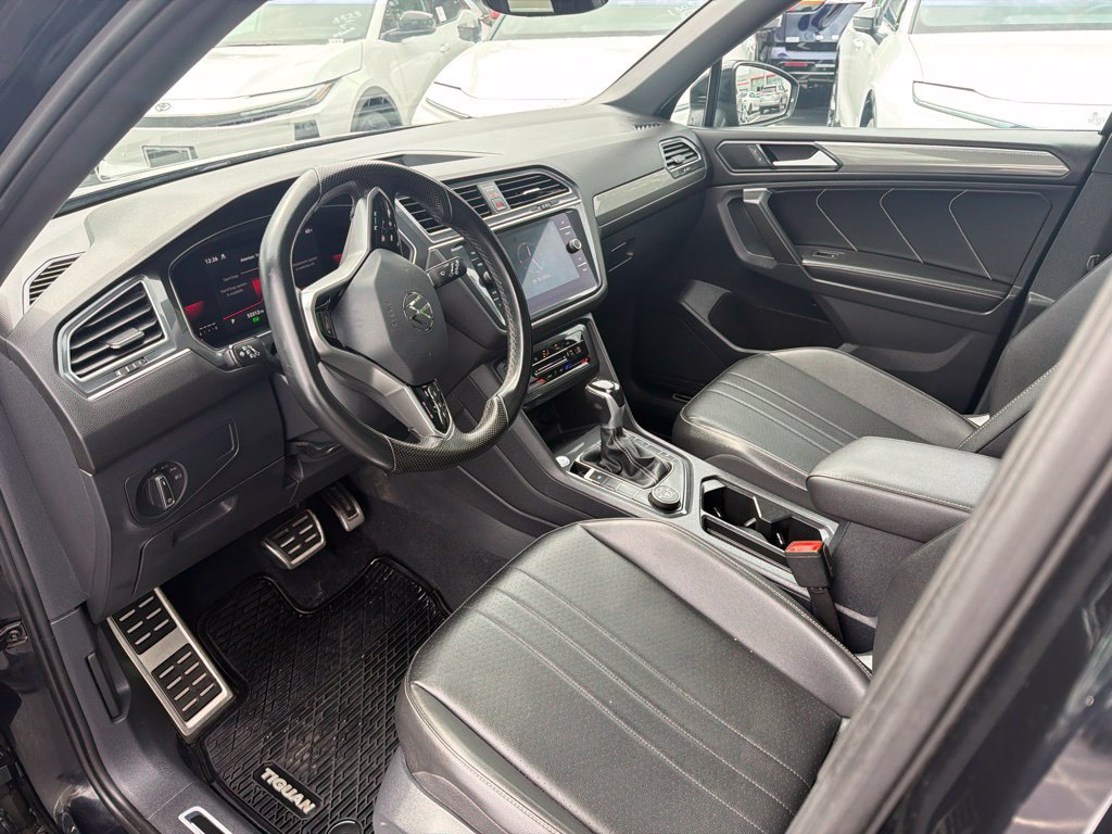 Used 2022 Volkswagen Tiguan SE R-Line AWD/4WD image 23