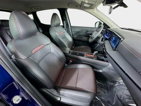 Certified 2026 Nissan Kicks SR FWD image 26