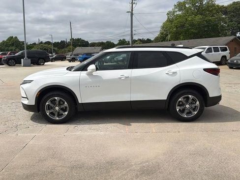 Used 2024 Chevrolet Blazer LT w/ Convenience Package FWD image 8