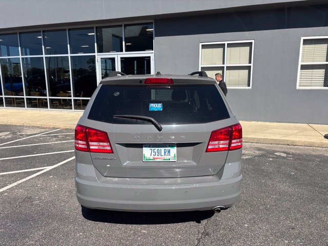 Used 2020 Dodge Journey SE w/ SE Popular Equipment Group FWD image 4
