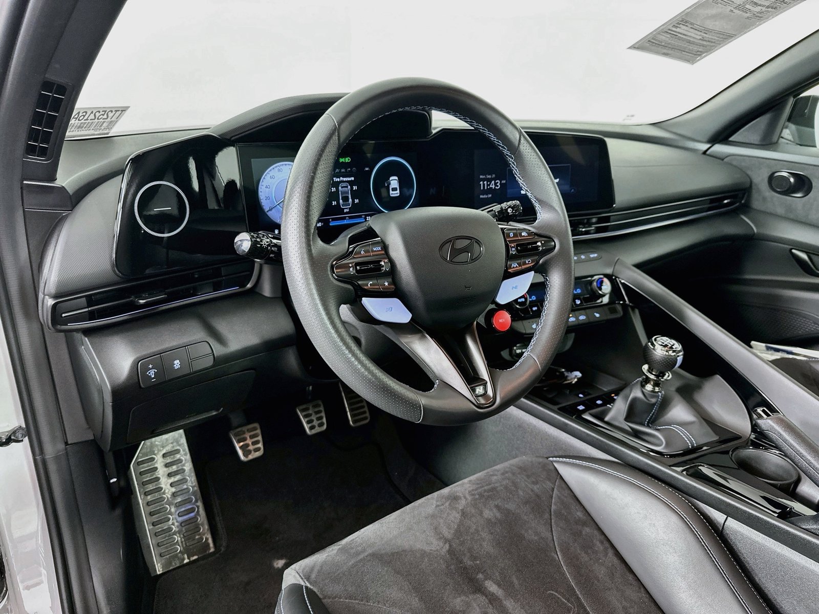 Used 2025 Hyundai Elantra N FWD image 9