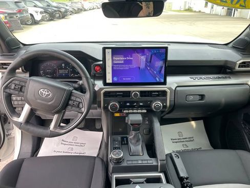 Used 2025 Toyota Tacoma TRD Off-Road w/ TRD Off Road Upgrade Package AWD/4WD image 23