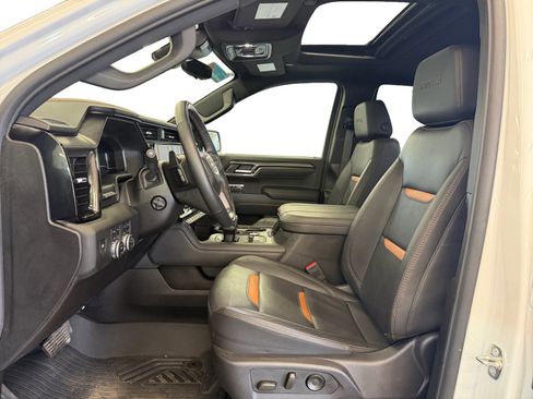 Used 2024 GMC Sierra 1500 AT4 w/ Technology Package image 9