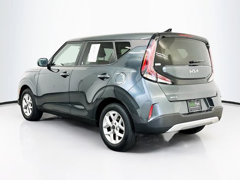 Used 2025 Kia Soul LX w/ LX Technology Package FWD image 5