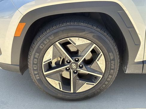 Used 2025 Hyundai Tucson SEL FWD image 4