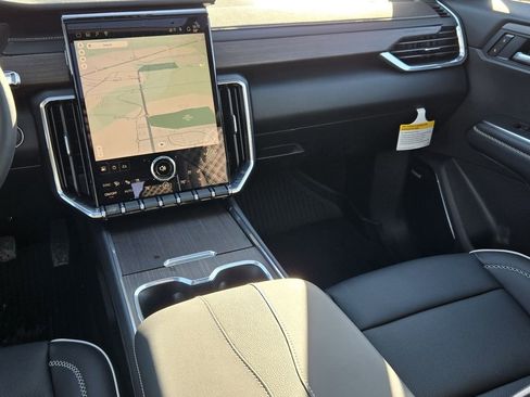 New 2026 GMC Acadia Denali w/ Super Cruise Package image 35