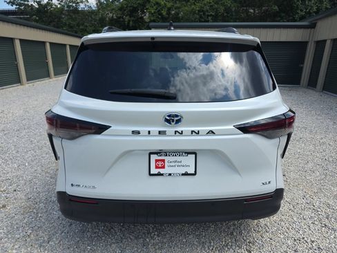 Certified 2025 Toyota Sienna XLE AWD/4WD image 5