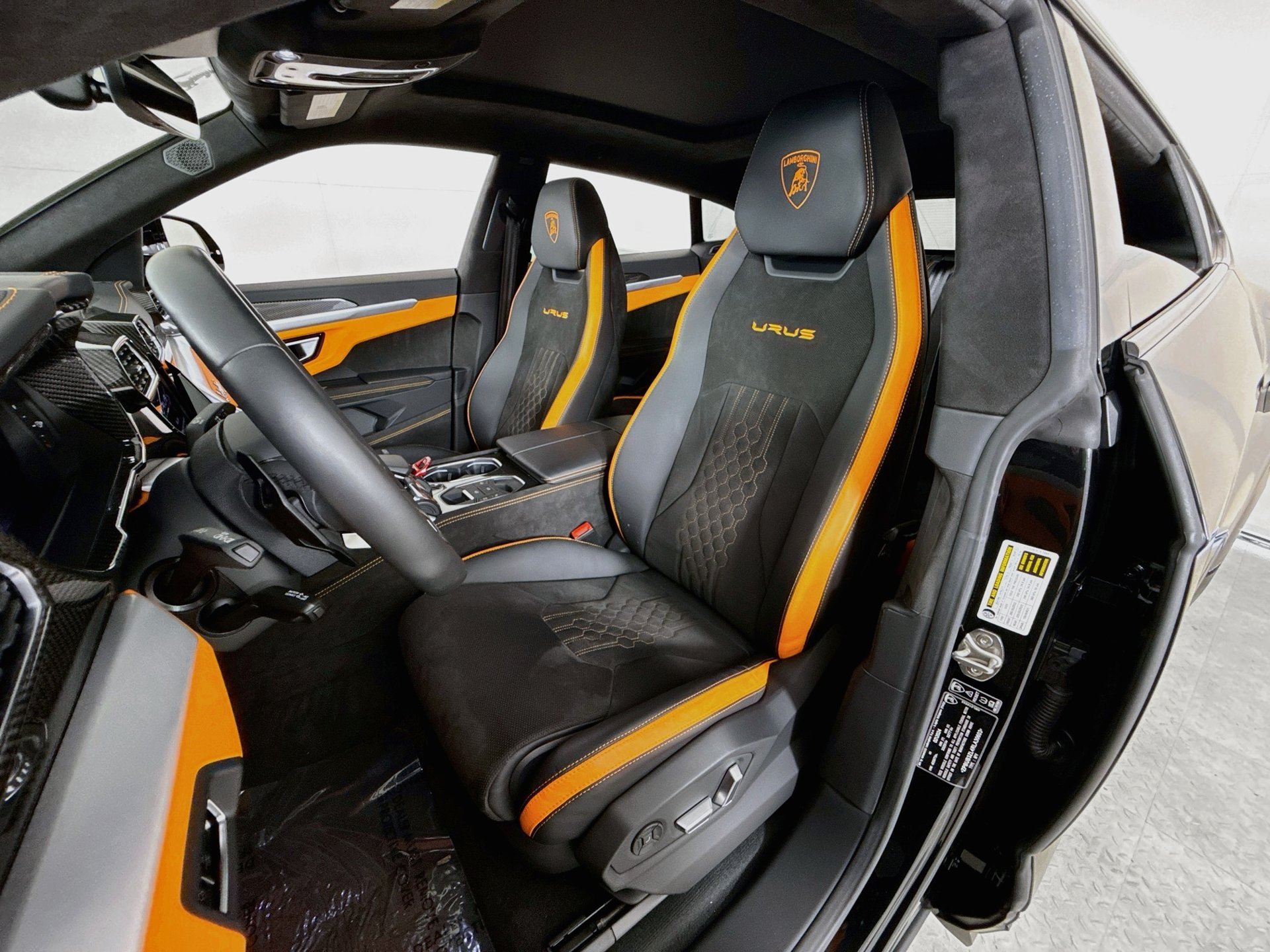 Used 2024 Lamborghini Urus S AWD/4WD image 9