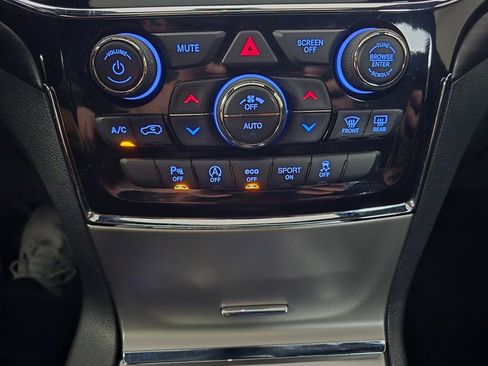 Used 2020 Jeep Grand Cherokee Altitude image 24