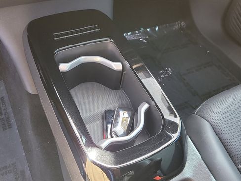 Used 2022 Volkswagen ID.4 Pro S image 25