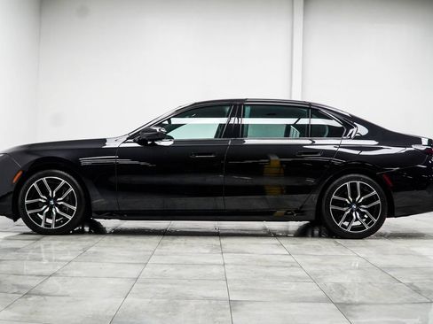 Used 2024 BMW 740i RWD image 12