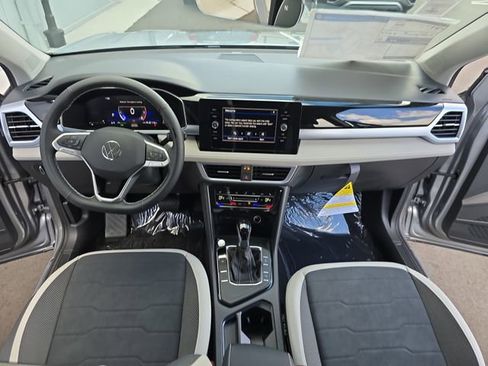 New 2026 Volkswagen Taos SE FWD image 14