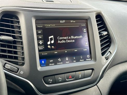 Used 2023 Jeep Cherokee Altitude Lux image 15