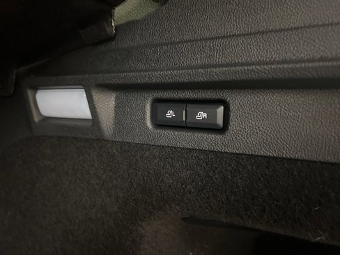 Used 2026 Lincoln Corsair Premiere image 38