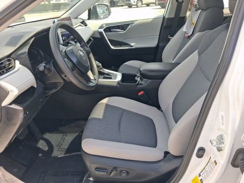 Used 2023 Toyota RAV4 XLE w/ Convenience Package FWD image 12