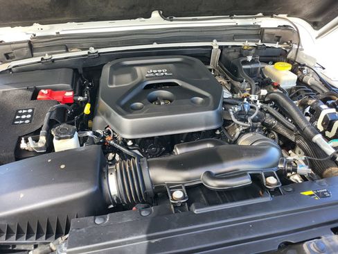 Used 2019 Jeep Wrangler Unlimited Rubicon AWD/4WD image 29