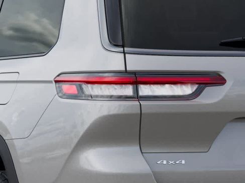 New 2026 Jeep Grand Cherokee L Limited image 9