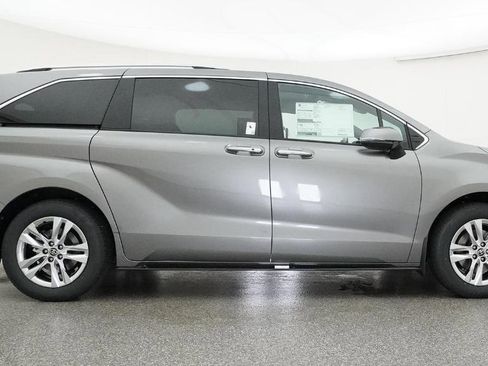 New 2026 Toyota Sienna Limited FWD image 4
