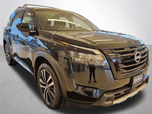 New 2025 Nissan Pathfinder Platinum AWD/4WD image 5