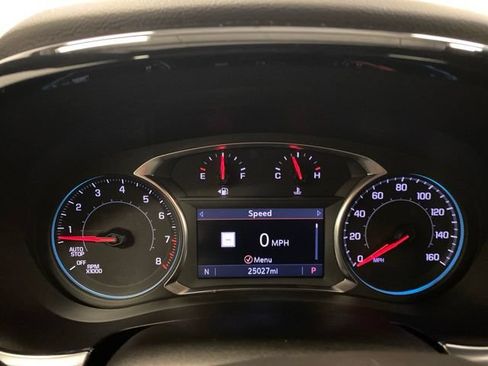 Used 2023 Chevrolet Traverse LT w/ LT Premium Package AWD/4WD image 9