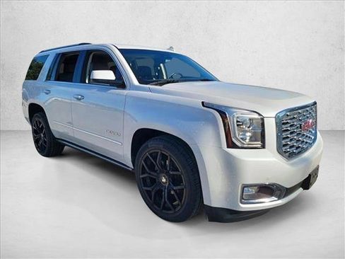 Used 2018 GMC Yukon Denali image 3