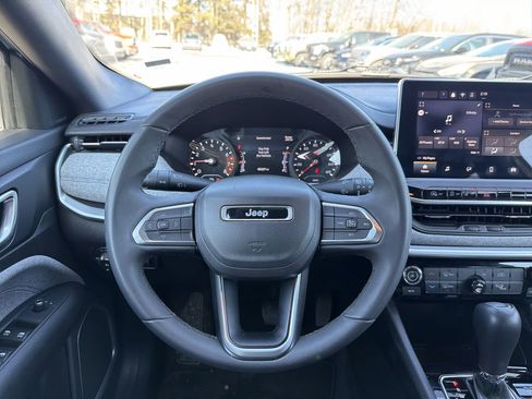 Used 2024 Jeep Compass Latitude AWD/4WD image 14