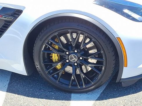 Used 2015 Chevrolet Corvette Z06 w/ 2LZ Preferred Equipment Group RWD image 28