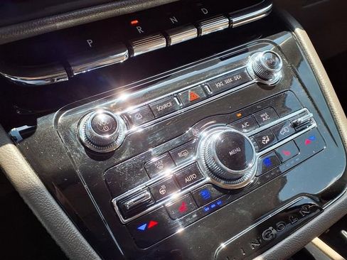 Used 2022 Lincoln Corsair FWD w/ Equipment Group 101A image 10