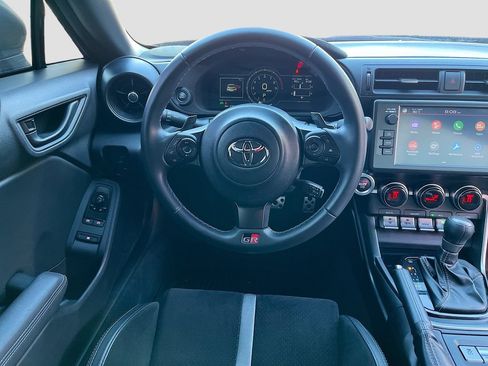 Used 2024 Toyota GR86 Premium RWD image 21