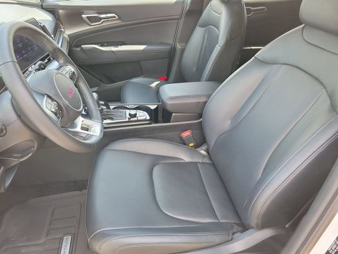 Used 2025 Kia Sportage EX FWD image 14