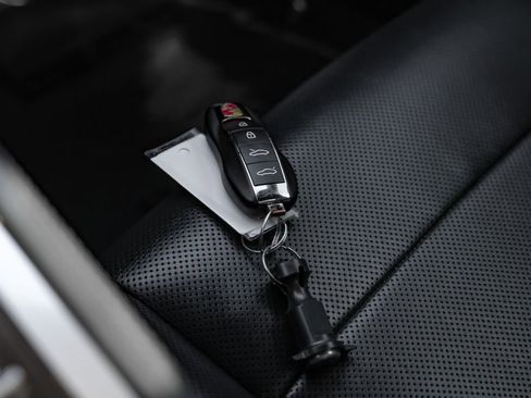 Used 2021 Porsche 718 Cayman RWD image 48