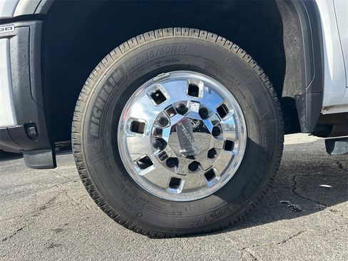 Used 2024 GMC Sierra 3500 Denali w/ Denali Reserve Package image 12