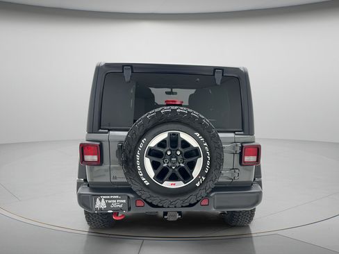 Used 2022 Jeep Wrangler Unlimited Rubicon w/ Cold Weather Group AWD/4WD image 6