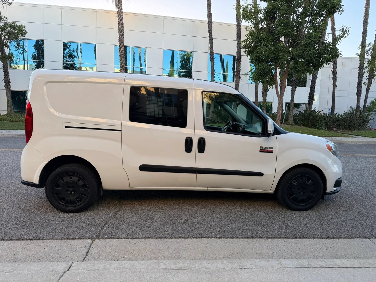 Used 2020 RAM ProMaster City Tradesman SLT w/ Window Group 05 FWD image 4