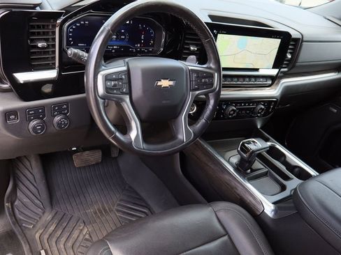 Used 2023 Chevrolet Silverado 1500 LTZ AWD/4WD image 12