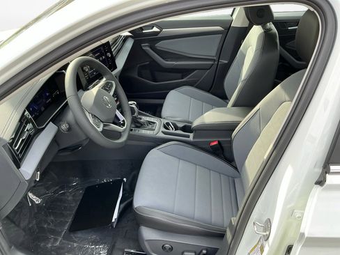 New 2026 Volkswagen Jetta SE image 9