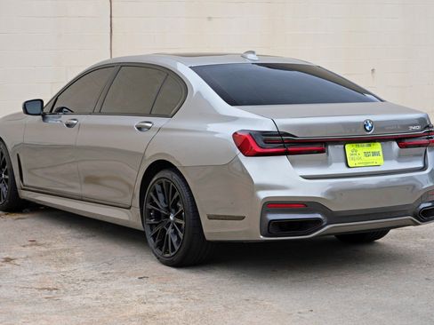 Used 2022 BMW 740i w/ M Sport Package RWD image 55