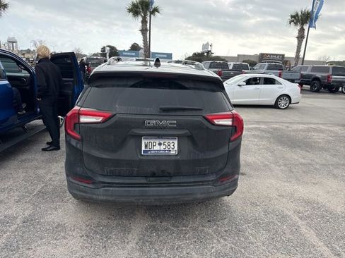 Used 2022 GMC Terrain SLT w/ Elevation Edition image 5