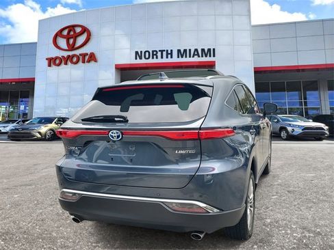 Used 2024 Toyota Venza LE image 4