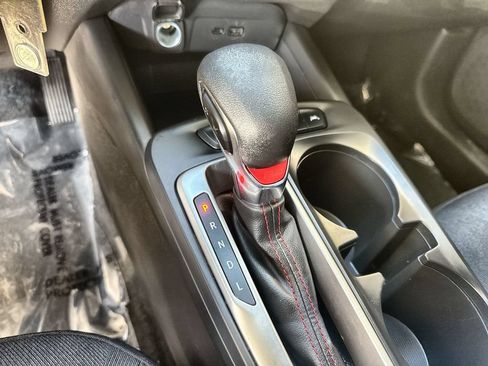 Used 2025 Chevrolet Trax RS w/ Sunroof Package FWD image 15