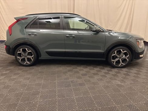 Certified 2023 Kia Niro EX Touring image 4
